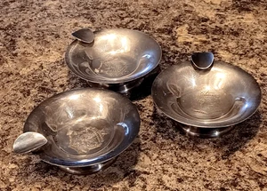 THREE VINTAGE SILVERPLATE VICTORIAN PLATE E.P.COPPER ASHTRAY 96 - Made In Canada - Picture 1 of 8