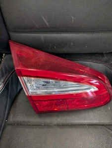 Luz trasera interior izquierda pasajero Kia Ceed JD 15-18 92403-A2200 Facelift - Imagen 1 de 3