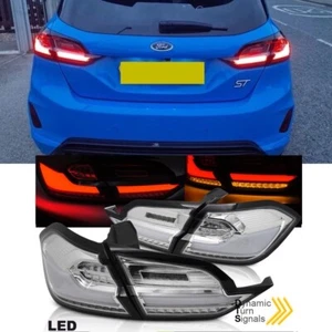 COPPIA FANALI POSTERIORI DINAMICHE CROMO LED BAR PER FORD FIESTA MK8 17-21 - Foto 1 di 7