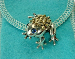 TIFFANY & CO STERLING SILVER AND 18K GOLD WITH SAPPHIRE EYE FROG PIN BROOCH - Picture 1 of 21