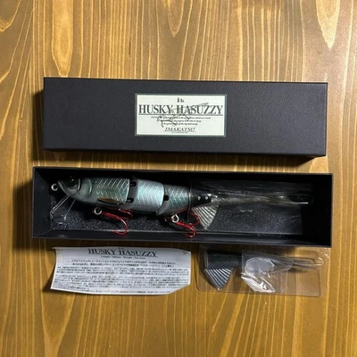 Señuelo de plástico suave IMAKATSU Husky Shad Snubbull usado, cuerpo limpio, ganchos reparados Foto 1 de 4