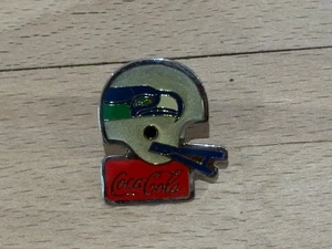 PINS PIN SODA COKE COCA COLA FOOTBALL AMERICAIN - Picture 1 of 1