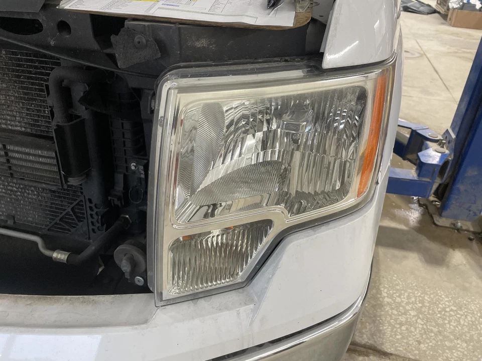 Conjunto de faros izquierdos usados se adapta a: Ford F150 2014 camioneta halógeno borde brillante t Foto 1 de 4