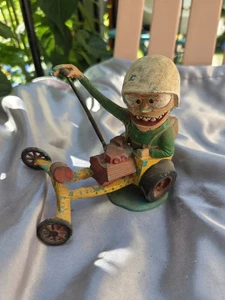 VINTAGE LOUIS MARX WEIRD-OHS BAGGER FIGUR 1964  - Bild 1 von 6