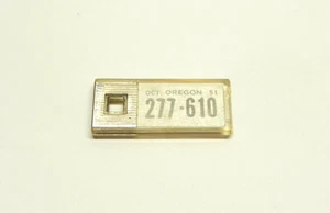 VINTAGE 1951 DISABLED AMERICAN VETERANS OREGON LICENSE PLATE KEYCHAIN 277-610 - Picture 1 of 7