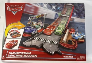 Disney Pixar Cars Transforming Lightning Mcqueen Set  🔥 only one on eBay 🔥 - Picture 1 of 5