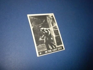 LOST IN SPACE #44 Topps 1966 card - U.S.A. vintage tv sci-fi IN THE LOST CITY - Picture 1 of 4