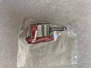 THE IRISHMAN 2019 ILM Cast & Crew Pin Lucasfilm Movie Pin - Picture 1 of 7