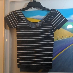 Jessica Simpson Women's Short Sleeve Black With White Stripes Shirt Size Medium - Picture 1 of 3