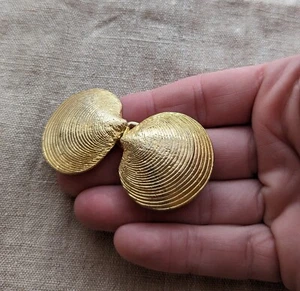 Vintage~1975~Mimi di N~Clam Shell Belt Buckle Gold Plated Designer Signed NYC - Picture 1 of 9