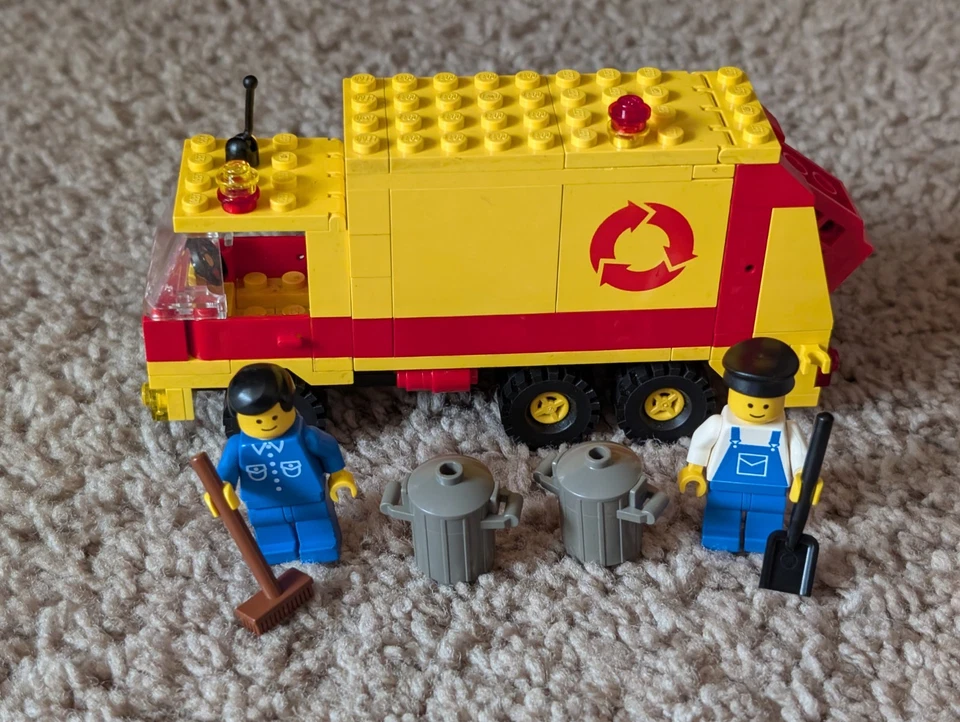 Vintage 1987 Lego City 6693 Garbage Truck 100% Complete - Image 1 of 4