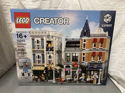 LEGO Creator Expert Assembly Square 10255 Retired Set New Factory Sealed NIB - Image 1 of 4