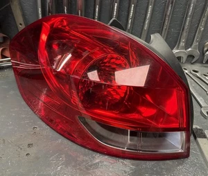 Rückleuchte Hauptscheinwerfer links (Leuchten) Renault Clio 3 Phase 2 Kombi 8200586843 - Bild 1 von 7
