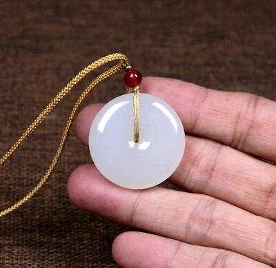 100% Hetian белый нефрит подвески амулет ~ Ping пряжка 和田白玉玉雕刻,平安无事,平安扣,八方来财吊坠。16G - Изображение 1 из 4