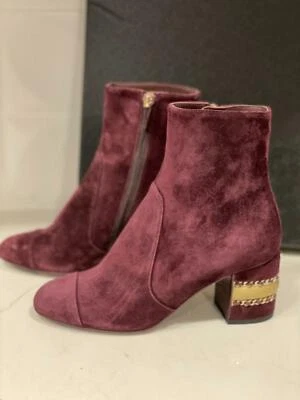 Botas CHANEL 20B couro de bezerro camurça logotipo CC corrente metal salto tornozelo $1625 - Imagem 1 de 4