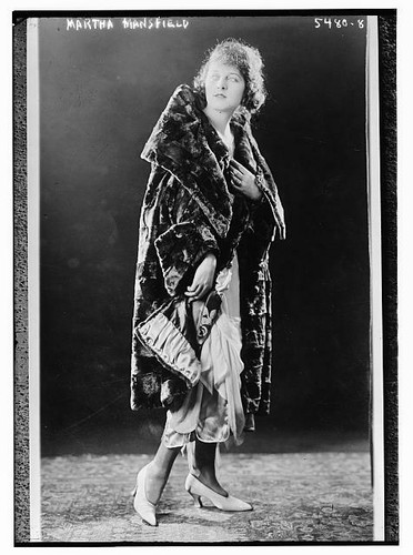 VETEMENTS Martha Mansfield attrice cinematografica silenziosa cappotti di pelliccia abbigliamento donne servizio notizie sul bagno