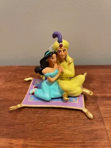 2019 Disney Porcelain Aladdin & Jasmine on Carpet Christmas Ornament - Picture 1 of 11
