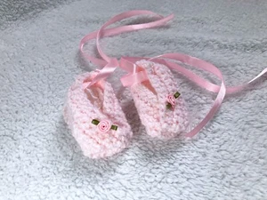Baby ballet slippers, newborn girl booties 0-3 months novelty photoshoot costume - Picture 1 of 3