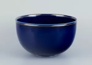 Alev Siesbye for Royal Copenhagen. Large porcelain bowl with blue glaze - Picture 1 of 5