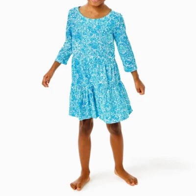 LILLY PULITZER NIÑAS MINI VESTIDO SWING GEANNA ESCALONADO, AMANECER, AZUL/BLANCO, NUEVO CON ETIQUETAS, M Foto 1 de 3