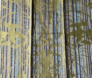 Lee Jofa Courtney Damask in Lagoon Blue Designer Fabric Remnant 24x24" - Picture 1 of 3