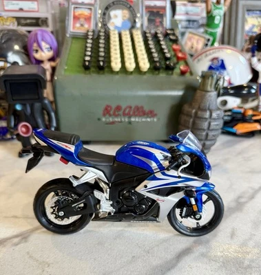 Motocicleta diecast Maisto Fresh Metal Honda CBR 600RR azul escala 1:18 suelta🛞 Foto 1 de 4