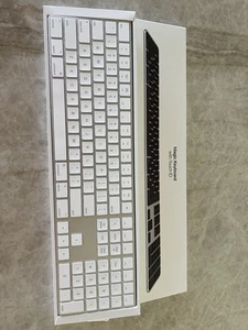 Apple Magic Keyboard with Touch ID Numeric Keypad USB-C - Picture 1 of 6