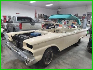 1959 Ford Fairlane 500 Galaxie Skyliner Retractable Hardtop - Picture 1 of 24
