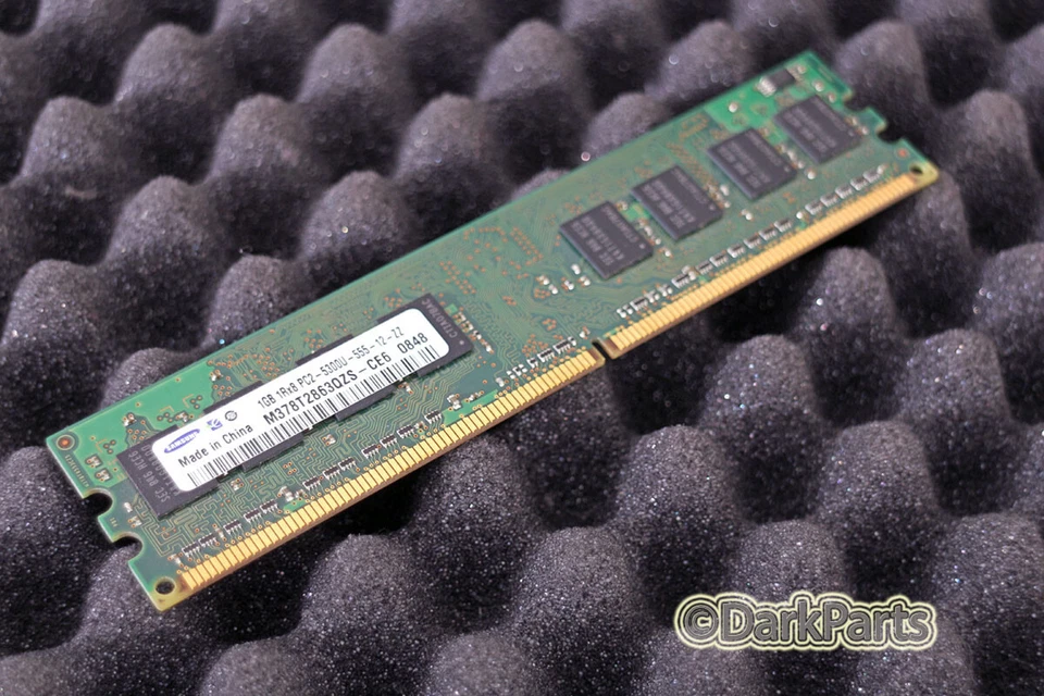 Samsung M378T2863QZS-CE6 1GB Memory RAM PC2-5300U-555-12-ZZ DDR2-667 - Image 1 of 1