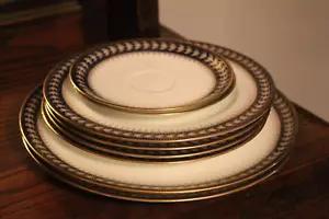 Lot 8 Wedgewood England Cobalt Blue Gold Laurel Dinner Plate Salad Plate Saucer - Picture 1 of 16