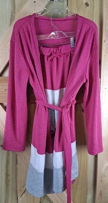 Conjunto de bata grande de 2 piezas para mujer con pantalones cortos a juego Foto 1 de 4