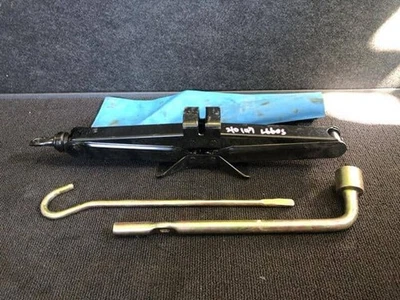 Kit de herramientas DAIHATSU Mira Gino 2005 CBA-L660S [usado] [PA72114230] Foto 1 de 3