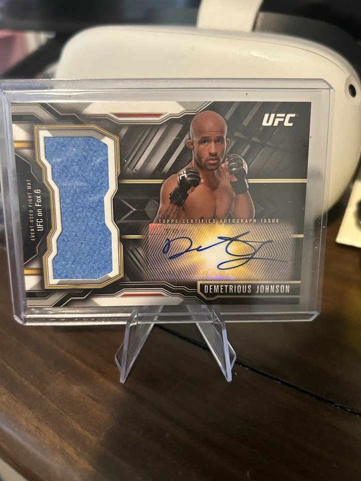 2015 Topps UFC Chronicles Demetrious Johnson Jumbo Auto - Image 1 of 1