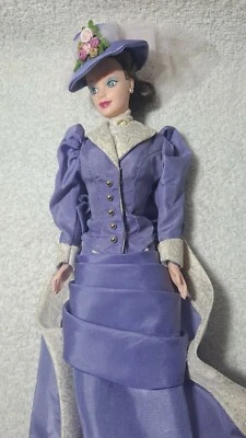 Mrs. Persis Foster Eames Albee 1997 Barbie Doll--FIRST AVON LADY!!  Foto 1 de 4