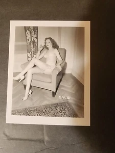 Vintage Risque Pinup E.V. 6 Smoking Irving Klaw - Picture 1 of 1