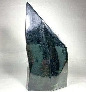 2.600Kg Jade Nephrite Freeform Polished Crystal Rough AAA+ Slab From Afghanistan - Picture 1 of 11
