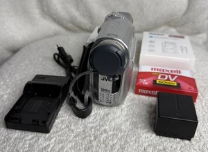 Videocámara digital JVC GR-D347U 28x óptica hiper zoom con cable de CA - Imagen 1 de 10