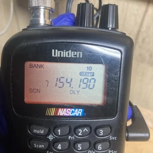 Radio scanner portatile Uniden Bearcat NASCAR BC72XLT con antenna e adattatore di alimentazione - Foto 1 di 12