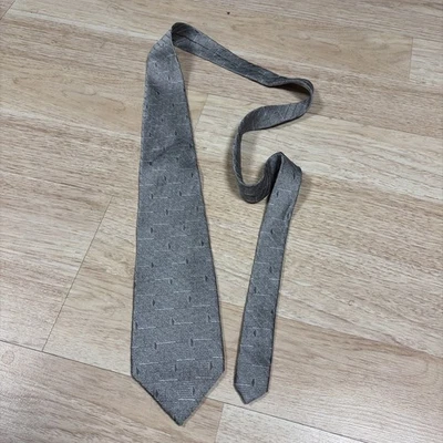 Geoffrey Beene Gray Abstract Accents 100% Silk Neck Tie 4" - Image 1 of 4