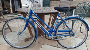 Vintage Raleigh Traveller bike. 26" rims. 3 speed. Schwalbe marathon plus tyres - Picture 1 of 10