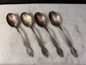 Rogers VICTORIAN ROSE Silverplate Dessert/Oval Soup Spoon International Silver - Picture 1 of 9