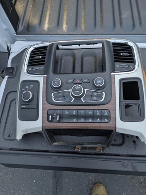 2013-2018 Ram 2500 3500 Larmie 收音机边框 — 第 1/3 张图片