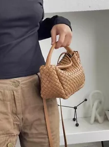 Women's bags Bottega Veneta/ leather/The color is light brown/over the shoulder - Picture 1 of 7