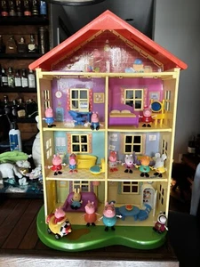 Peppa Pig 4 Story Talking Family House 26 Figuras y Piezas Sonidos - Imagen 1 de 24