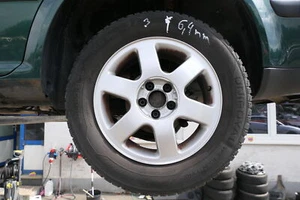 2x VW Golf Passat Reifen 205/60 R15 91H Winterreifen 2x ca. 4-6mm - NUR REIFEN - Bild 1 von 4