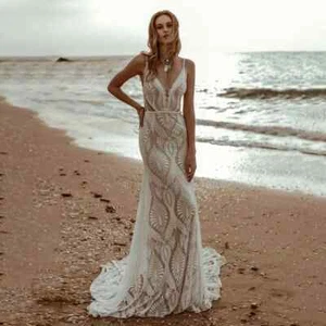 Boho Sexy Lace V Neck Beach Mermaid Wedding Dresses Spaghetti Straps Sleeveless - Picture 1 of 7
