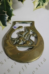 ENGLISCHES MESSINGFINISH FÜR PFERD MIT DRACHE EPOCHE 900 HORSE BRASS - Bild 1 von 3