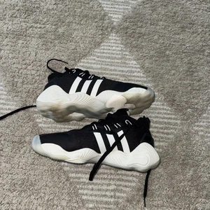 adidas Trae Young 3 Low Basketball Shoes Core Black/Cloud White size 8 - Picture 1 of 5
