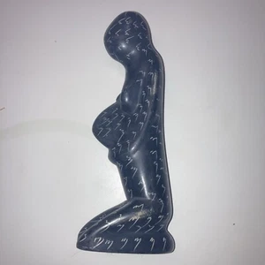 Inuit Eskimo Stone Carving Sculpture Black Stoned Pecked Mother/ With Child - Picture 1 of 8