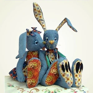 Raggedy rabbit soft toy bunny sewing pattern. Perfect to recycle your denims ! - Picture 1 of 7